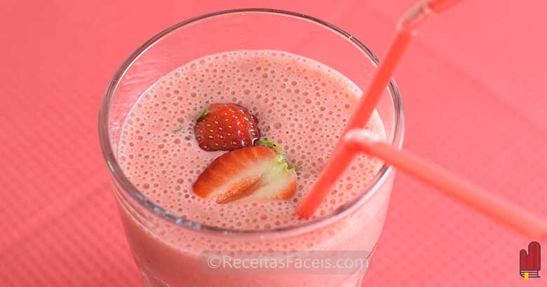receita fácil de batido de morango