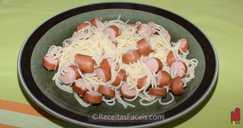receita de esparguete com salsichas