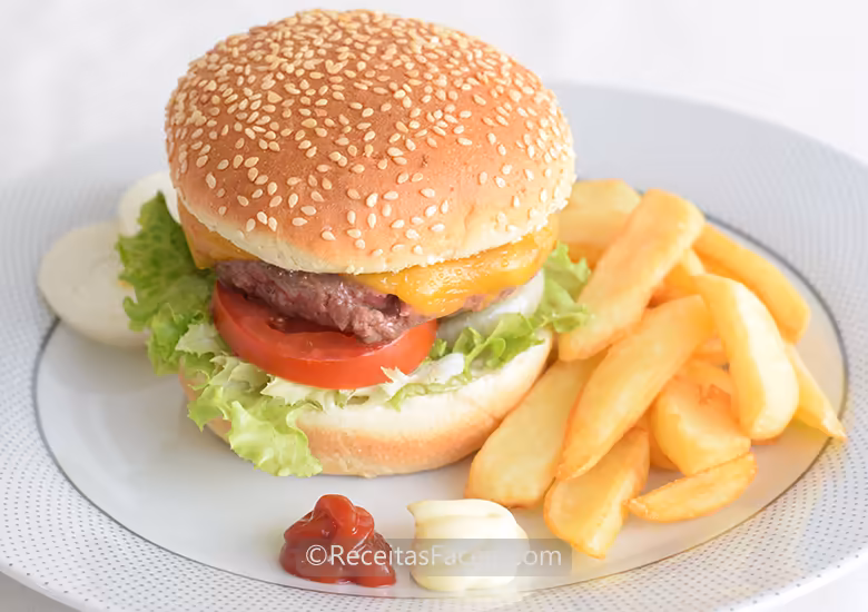 Receita fácil de hambúrguer com queijo