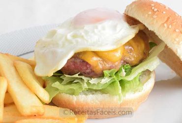 receita fácil de hamburguer com ovo