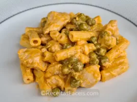 receita fácil de macarrão com peru e ervilhas